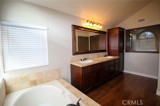 30499 Covecrest Circle, Menifee CA: https://media.crmls.org/medias/fd8ed394-ef2c-48a6-8cd7-929a7eb1aafb.jpg