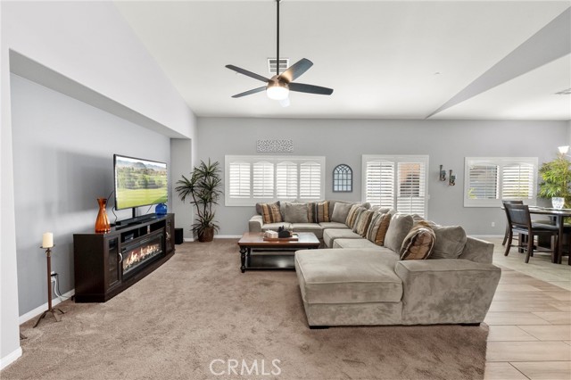 242 Lipizzan Drive, San Jacinto CA: https://media.crmls.org/medias/fd8f34a6-14b1-4588-a42d-cdb65eb2dcd6.jpg