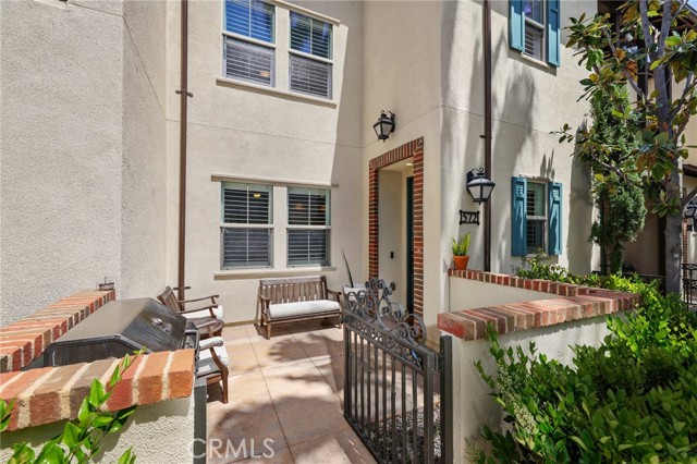 Detail Gallery Image 1 of 39 For 572 S Melrose St, Anaheim,  CA 92805 - 3 Beds | 2/1 Baths