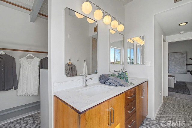 Detail Gallery Image 26 of 45 For 201 Avenue G, Redondo Beach,  CA 90277 - 4 Beds | 3 Baths