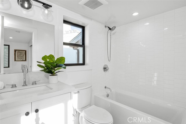 Detail Gallery Image 32 of 41 For 512 Marguerite Ave #B, Corona Del Mar,  CA 92625 - 2 Beds | 2/1 Baths