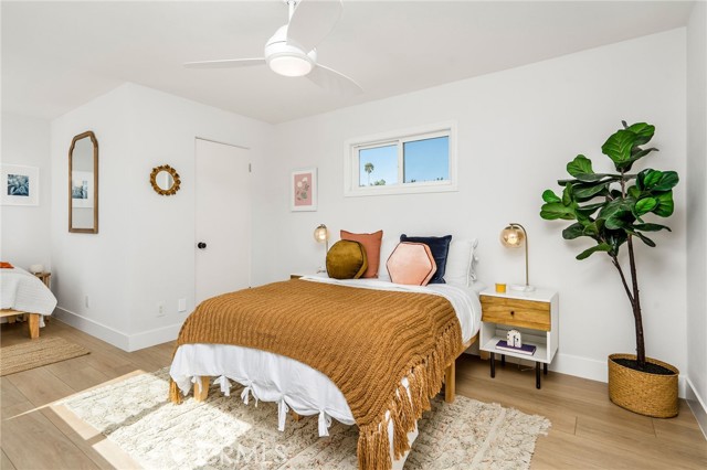 927 6th Street, Hermosa Beach CA: https://media.crmls.org/medias/fd9088a4-134f-400d-a5a0-a63919ac73ab.jpg