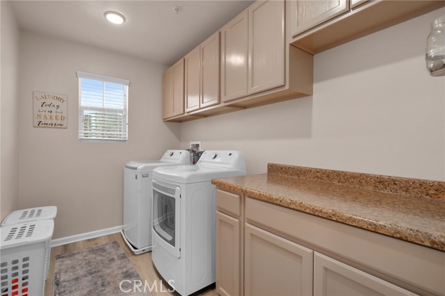24206 Dandelion Court, Lake Elsinore CA: https://media.crmls.org/medias/fd90ce3c-a018-46df-b5c7-03fb322bbb5d.jpg