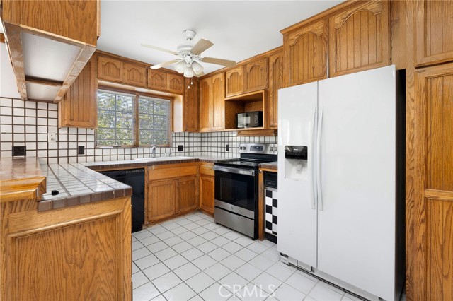 232 29th Street, Manhattan Beach CA: https://media.crmls.org/medias/fd90ecd3-4a17-4abd-b289-423234d308d6.jpg