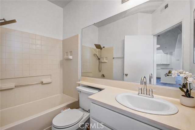 Detail Gallery Image 12 of 20 For 535 Magnolia Ave #311,  Long Beach,  CA 90802 - 2 Beds | 2 Baths