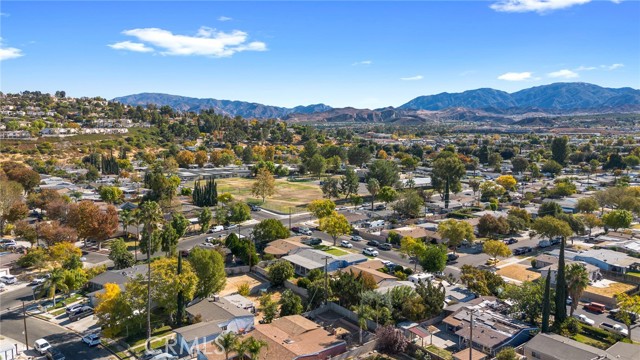 Detail Gallery Image 35 of 39 For 19209 Lonerock St, Canyon Country,  CA 91351 - 4 Beds | 1/1 Baths