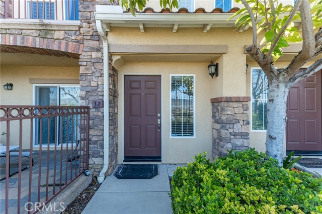 Detail Gallery Image 2 of 26 For 15617 Odyssey Dr #32,  Granada Hills,  CA 91344 - 2 Beds | 2 Baths