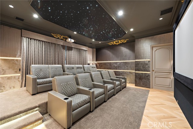 Detail Gallery Image 44 of 75 For 530 Kings Rd, Newport Beach,  CA 92663 - 5 Beds | 4/3 Baths