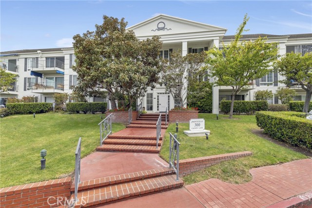 Detail Gallery Image 1 of 24 For 300 Cagney Ln #201,  Newport Beach,  CA 92663 - 2 Beds | 2 Baths