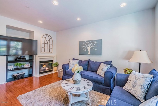 Detail Gallery Image 9 of 28 For 172 via Katrina, Newbury Park,  CA 91320 - 2 Beds | 2/1 Baths