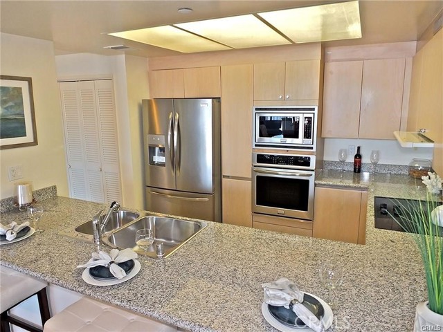 Detail Gallery Image 8 of 30 For 850 E Ocean Bld #1403,  Long Beach,  CA 90802 - 2 Beds | 2 Baths