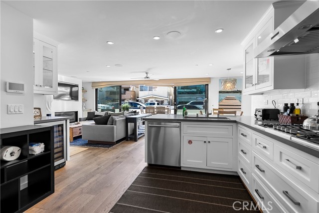 112 30th Street, Newport Beach CA: https://media.crmls.org/medias/fd95e022-927c-479b-bb4d-9c9879e4d69e.jpg