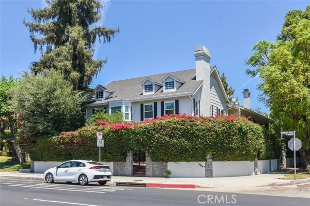 14237 Burbank Boulevard, 1 photo 1