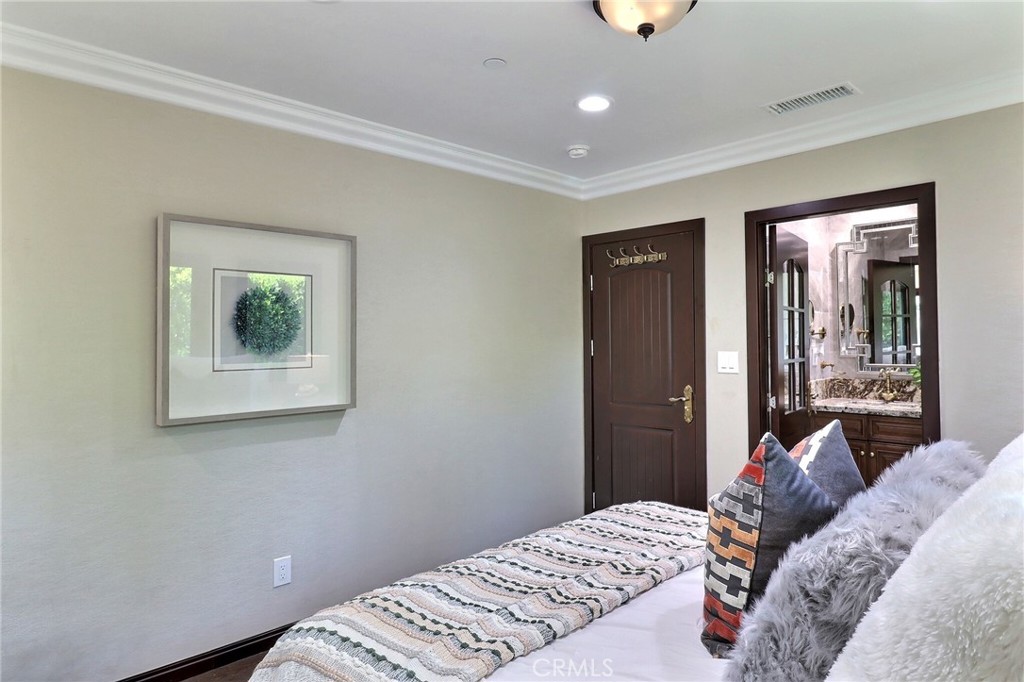 MLS #WS25153368 img 38