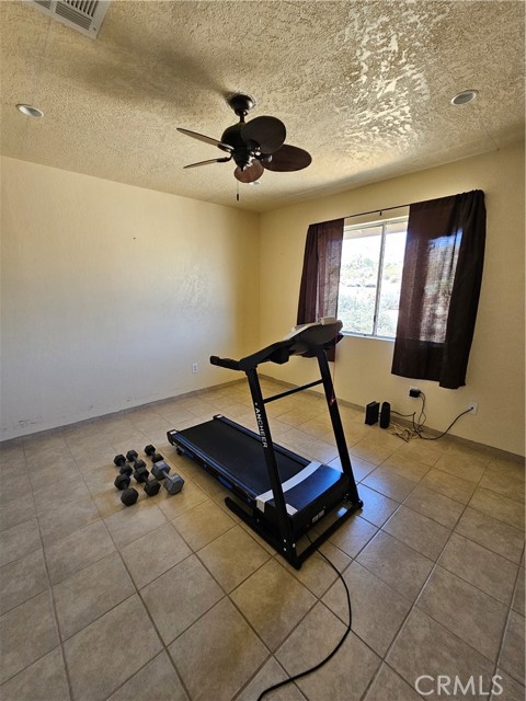 61391 Alta Vista Drive, Joshua Tree CA: https://media.crmls.org/medias/fd9697e0-1253-4052-a6e6-7b69f304c35d.jpg