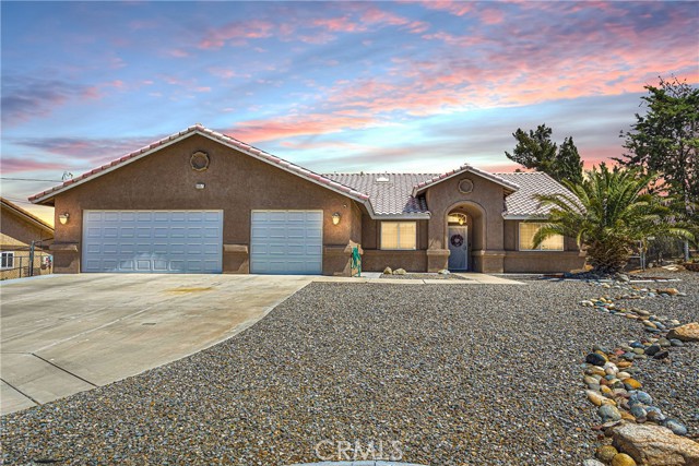 Detail Gallery Image 2 of 45 For 8957 Buckthorn Ave, Hesperia,  CA 92345 - 4 Beds | 2 Baths