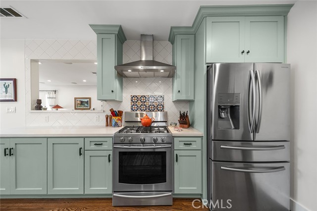 69 Santa Ana Avenue, Long Beach CA: https://media.crmls.org/medias/fd97f6cd-c0ee-45ce-84ee-c30523ffd82a.jpg