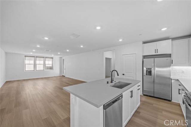 Detail Gallery Image 8 of 36 For 6137 Valentina Way #201,  Corona,  CA 92880 - 3 Beds | 2 Baths