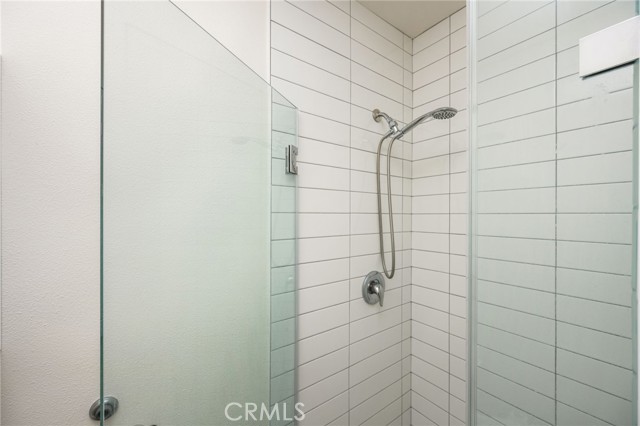 373 Gladys Avenue photo 41