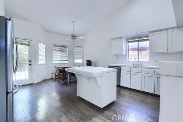 10419 N Woodrow Avenue, Fresno CA: https://media.crmls.org/medias/fd9a61f2-467a-4e42-a9dd-daf3ec2fbbd9.jpg
