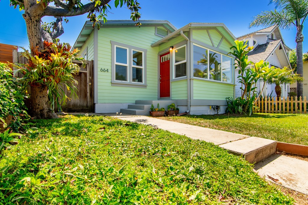 Detail Gallery Image 2 of 62 For 664 Marine St, Santa Monica,  CA 90405 - 2 Beds | 2 Baths