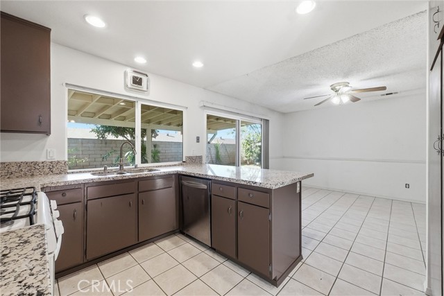 Detail Gallery Image 10 of 32 For 4314 Baggett Dr, Riverside,  CA 92505 - 4 Beds | 2 Baths