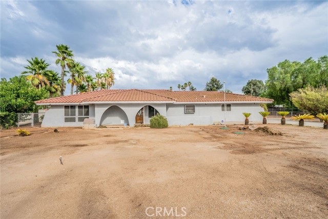 16600 Porter Avenue, Riverside CA: https://media.crmls.org/medias/fd9c2ced-e46c-448d-88e4-740de07c7276.jpg