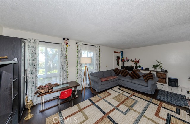 Detail Gallery Image 6 of 32 For 1800 W Gramercy Ave, Anaheim,  CA 92801 - 3 Beds | 2 Baths