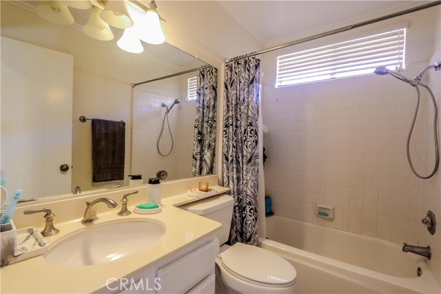 41 Pasada Valiente, Rancho Santa Margarita CA: https://media.crmls.org/medias/fd9c8c6a-8efa-4128-bfda-879cec97bede.jpg