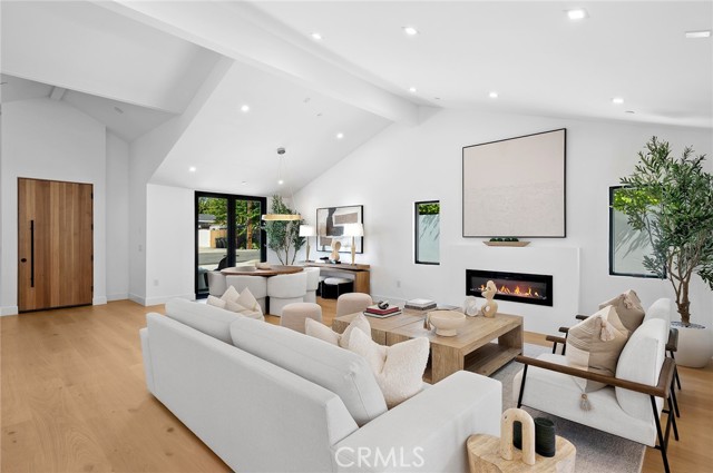 Detail Gallery Image 8 of 35 For 281 Santo Tomas Ave, Costa Mesa,  CA 92627 - 4 Beds | 4/1 Baths