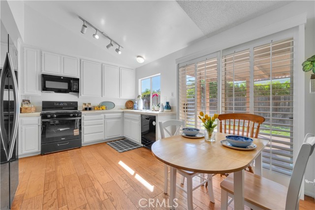 Detail Gallery Image 7 of 22 For 4487 Cedar Branch Ct, Moorpark,  CA 93021 - 3 Beds | 2 Baths