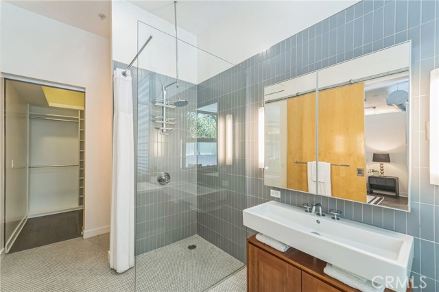 4080 Glencoe, Marina del Rey CA: https://media.crmls.org/medias/fd9cf19b-bbfc-4d3a-a8f9-fc86c049bb37.jpg
