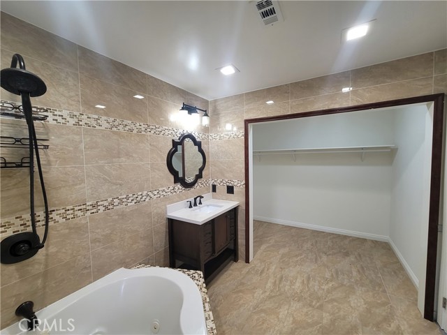 11076 Sharp Avenue, Mission Hills (San Fernando) CA: https://media.crmls.org/medias/fd9d2544-b9a1-4a41-910c-fd9172d4a6d4.jpg