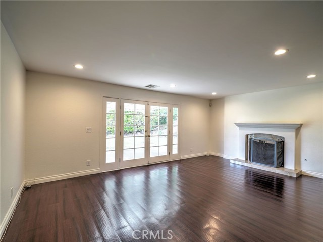 912 Brightstone Court, Westlake Village CA: https://media.crmls.org/medias/fd9dbcbb-190e-47e3-abaa-b55460236e99.jpg