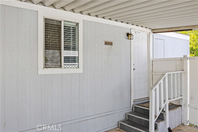 1721 E Colton Avenue, Redlands CA: https://media.crmls.org/medias/fd9dc16c-5081-4972-963d-f4b70075bb9b.jpg