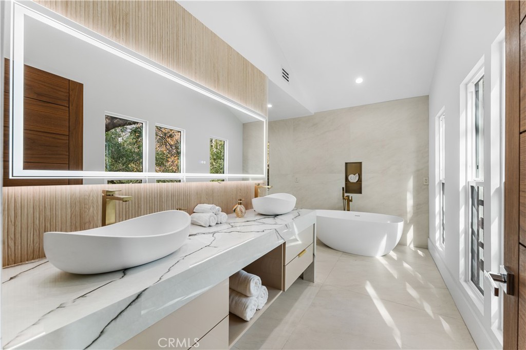 2911 E Chevy Chase DriveGlendale img 16