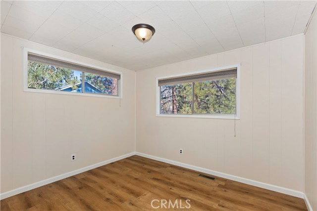 Detail Gallery Image 14 of 32 For 990 Lark Rd, Wrightwood,  CA 92397 - 3 Beds | 2 Baths