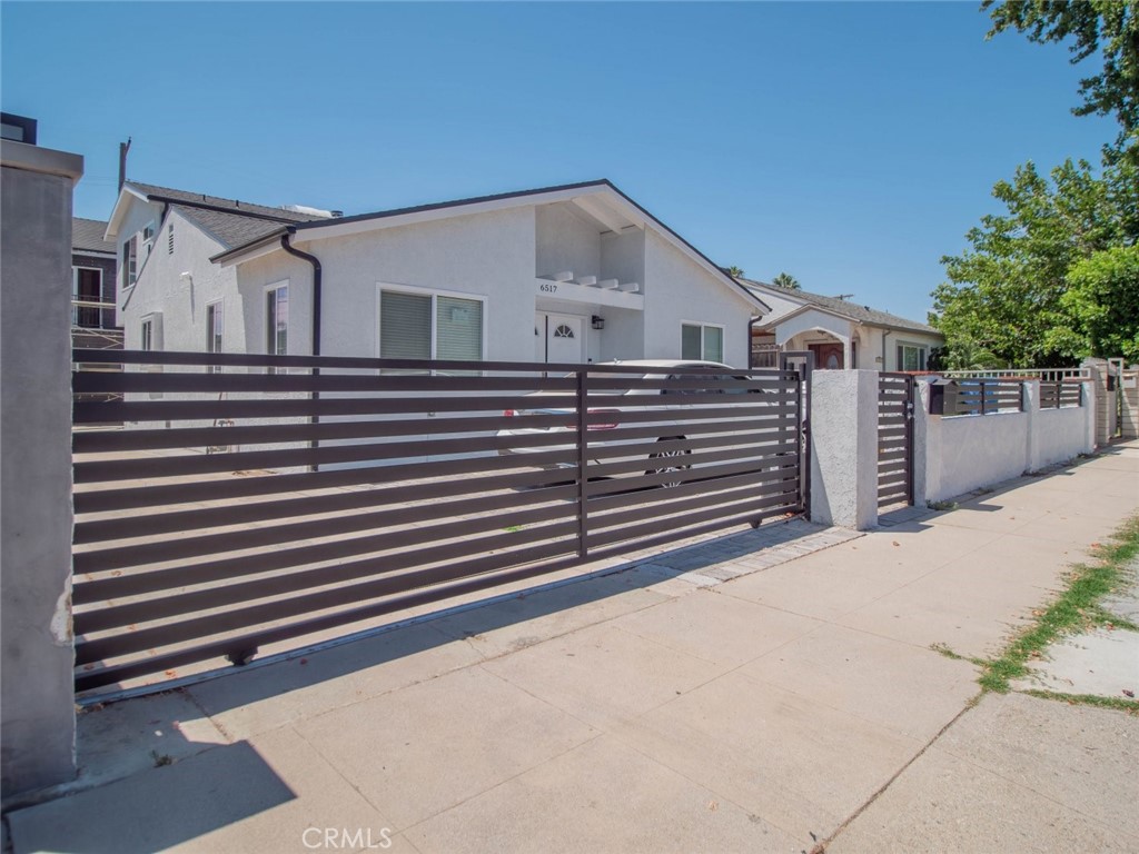 6517 Bellaire Avenue, North Hollywood, CA 91606