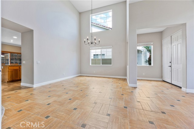 540 Newport Circle, Corona CA: https://media.crmls.org/medias/fda085c6-985d-4488-88eb-04f2b5e94042.jpg