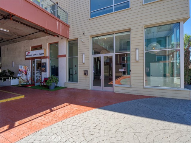 56 E Duarte Road, Arcadia CA: https://media.crmls.org/medias/fda11256-a730-4116-a367-44c365917834.jpg