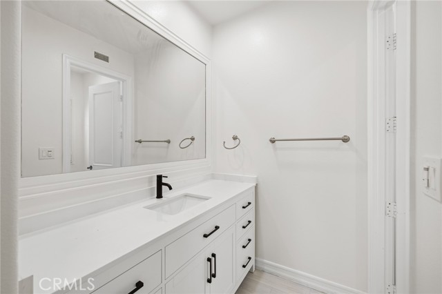 31 Prairie, Irvine CA: https://media.crmls.org/medias/fda112a6-36cb-4f6d-80fc-7b1db649439f.jpg