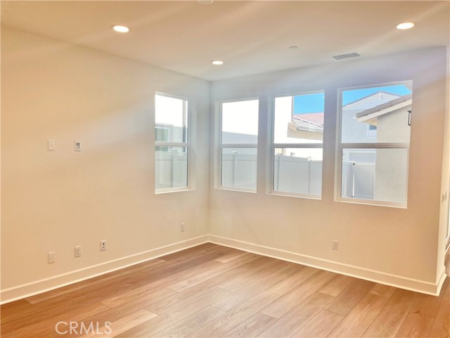 Detail Gallery Image 4 of 15 For 10732 Sausalito Rd, Ventura,  CA 93004 - 3 Beds | 2/1 Baths