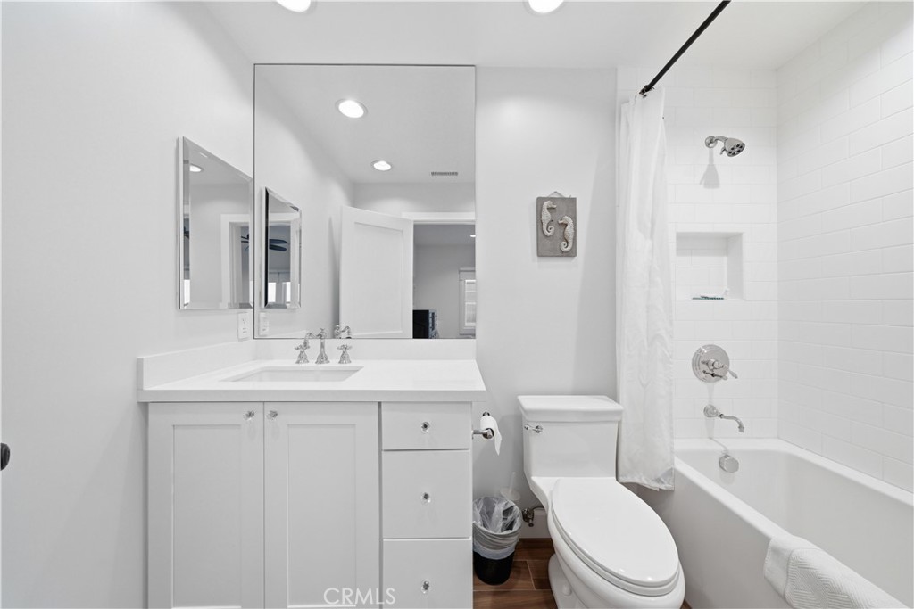 https://media.crmls.org/medias/fda3b0f0-e46b-4a21-8406-1dd9ecc15b0e.jpg?preset=X-Large