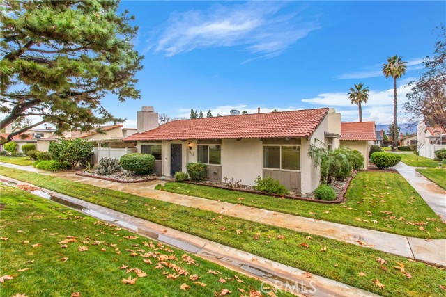 Detail Gallery Image 3 of 29 For 1580 Lisa Ln, Redlands,  CA 92374 - 2 Beds | 2 Baths