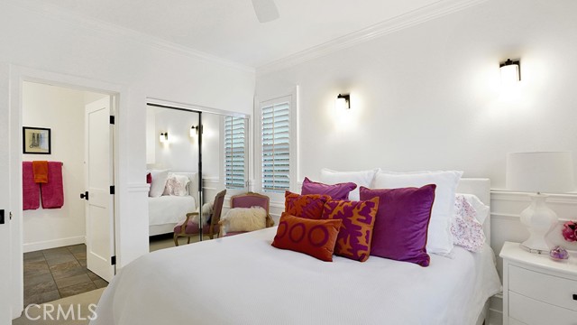 33 Via Armilla, San Clemente CA: https://media.crmls.org/medias/fda50692-ee3d-4bb7-a2d1-e7fa5e3539a2.jpg