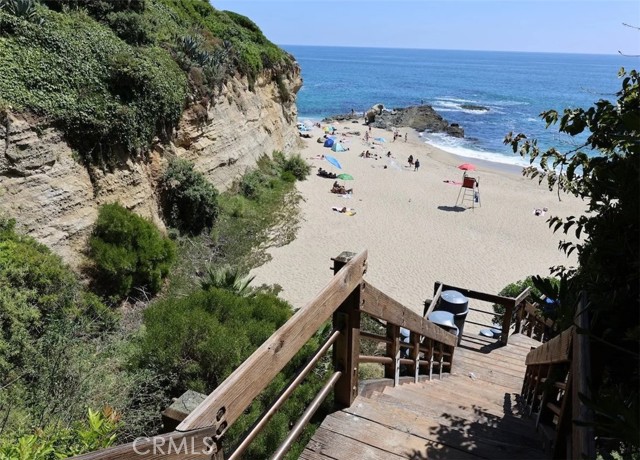 31685 3RD Avenue, Laguna Beach CA: https://media.crmls.org/medias/fda6380f-672c-44d8-9219-3a900a34cd9b.jpg