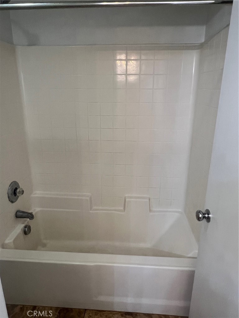 https://media.crmls.org/medias/fda6cabd-2c5b-4007-9efa-8e36d2a3205e.jpg?preset=X-Large