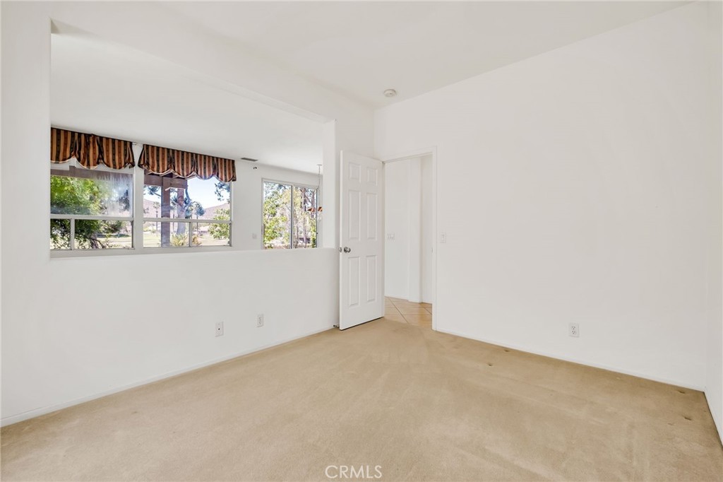 https://media.crmls.org/medias/fda70026-5024-4be8-9655-e5c84fa870d9.jpg?preset=X-Large