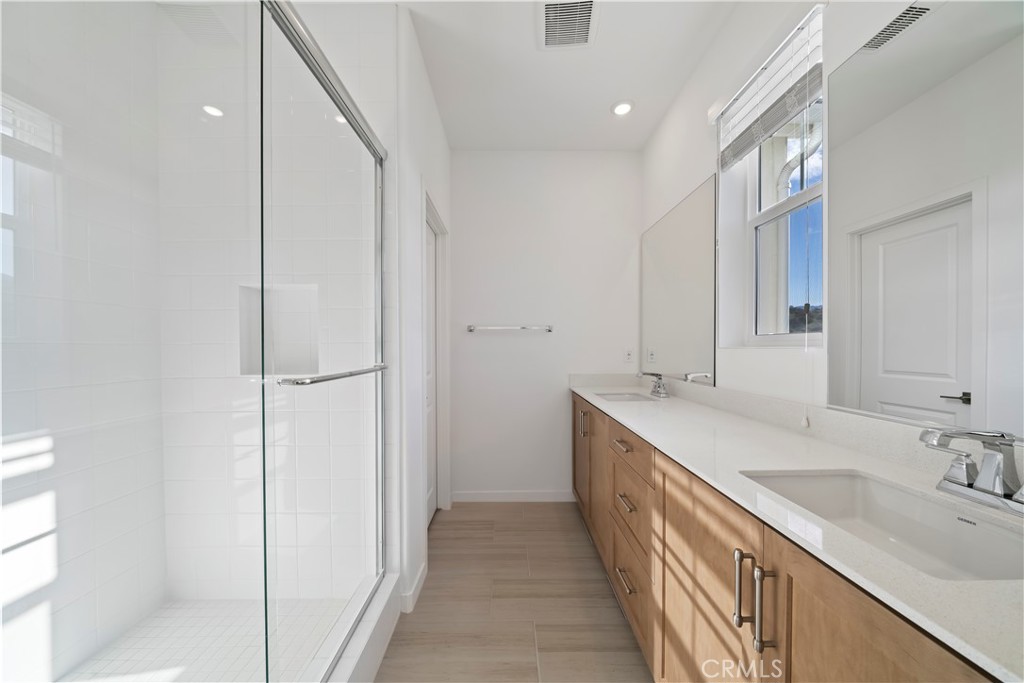 MLS #OC25278263 image #10