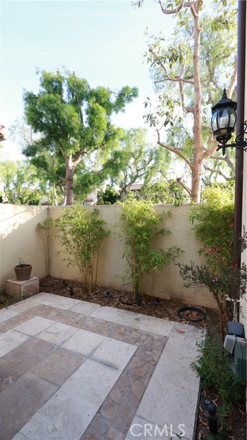 Detail Gallery Image 7 of 7 For 28 Arborside, Irvine,  CA 92603 - 3 Beds | 2/1 Baths